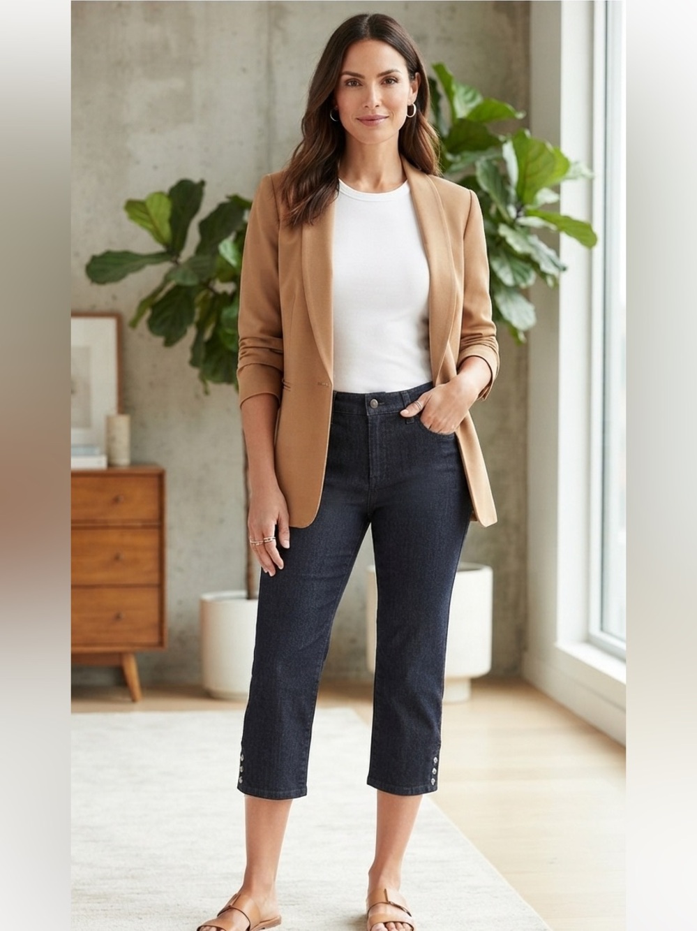 Black Straight Leg Cropped Jeans with Classic Design. Size 0. NWT.